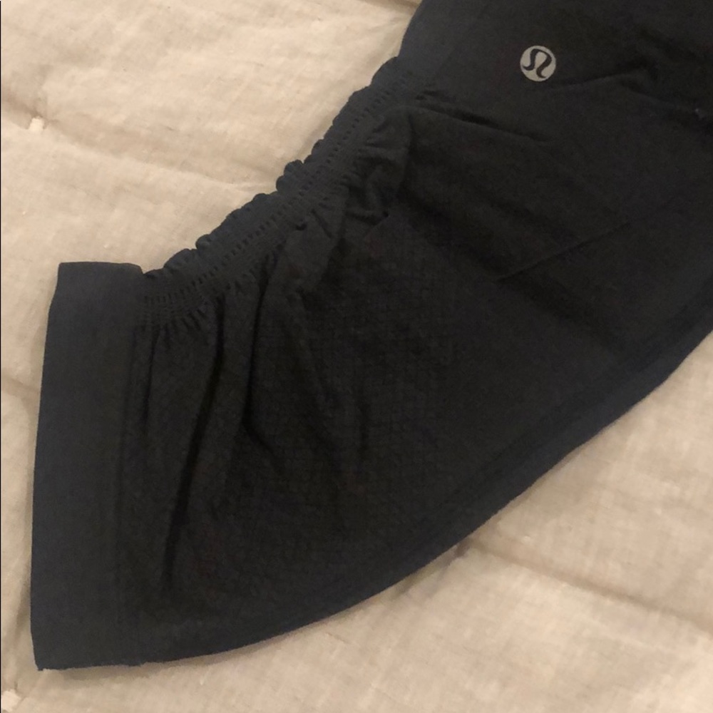 LULULEMON BLACK CROP LEGGINGS